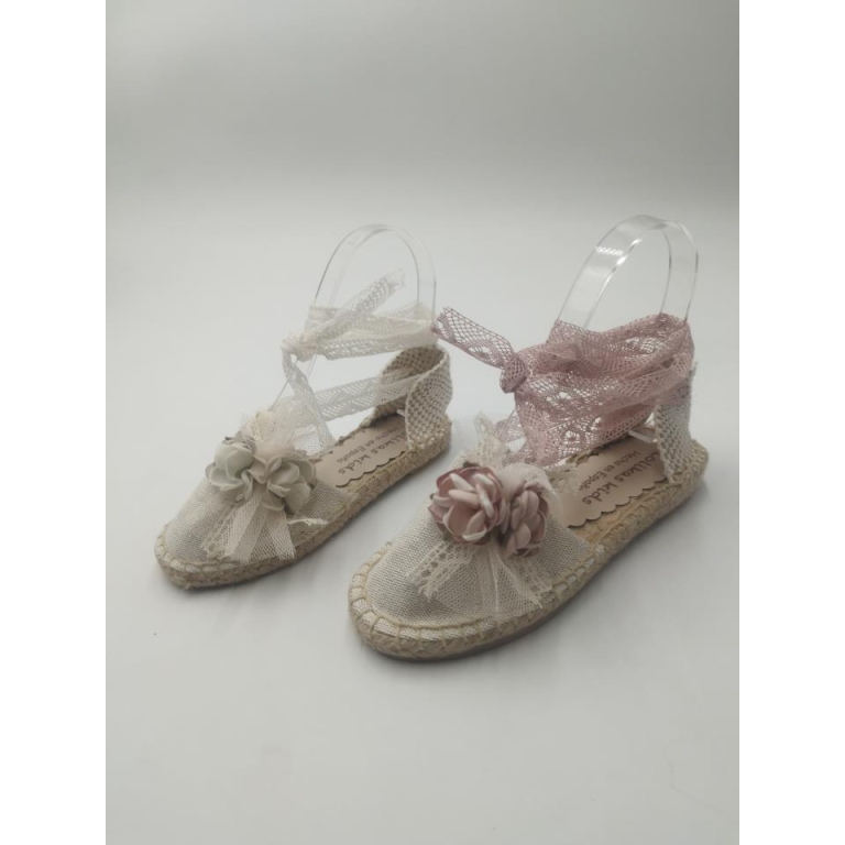 Esparteñas niña con flores decorativas planas