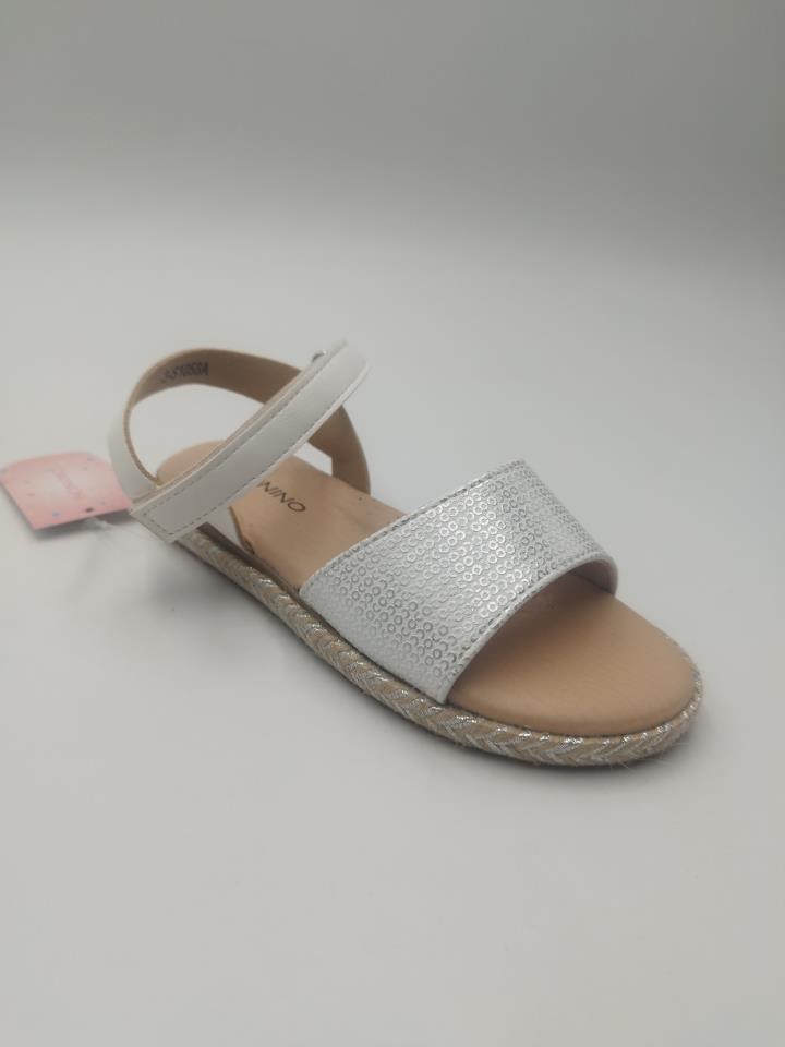 Sandalias niña con decoracion plateada