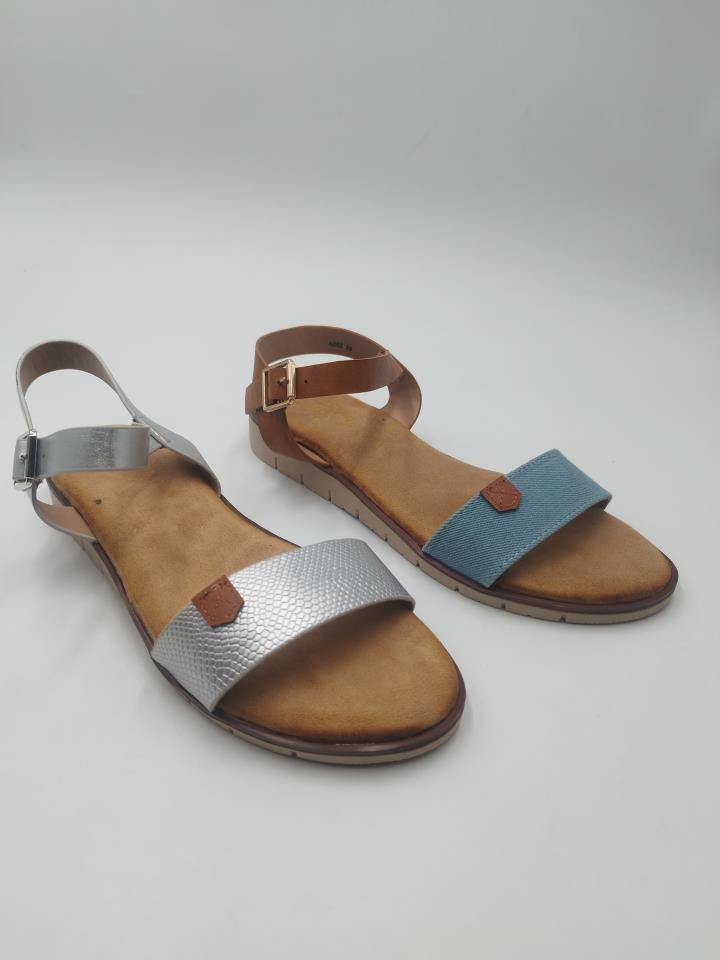 Sandalias planas con platilla acolchada