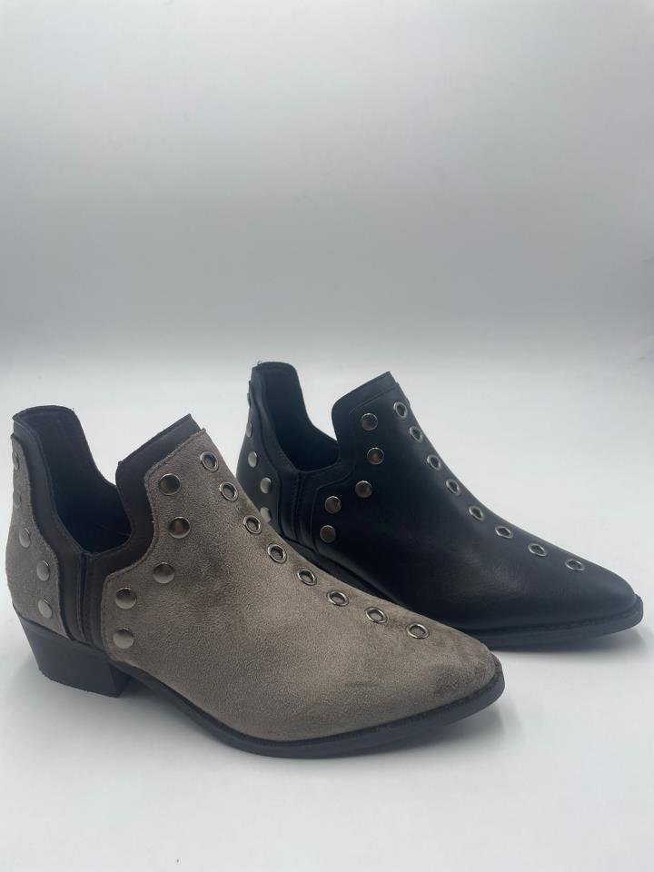Botines tachuelas