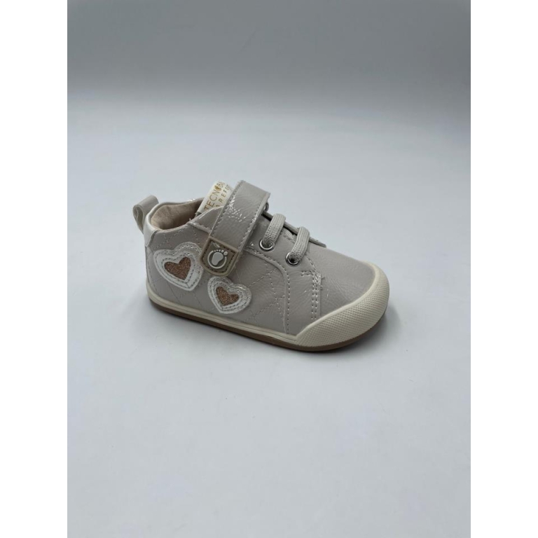 zapatilla bebe abotinada corazones