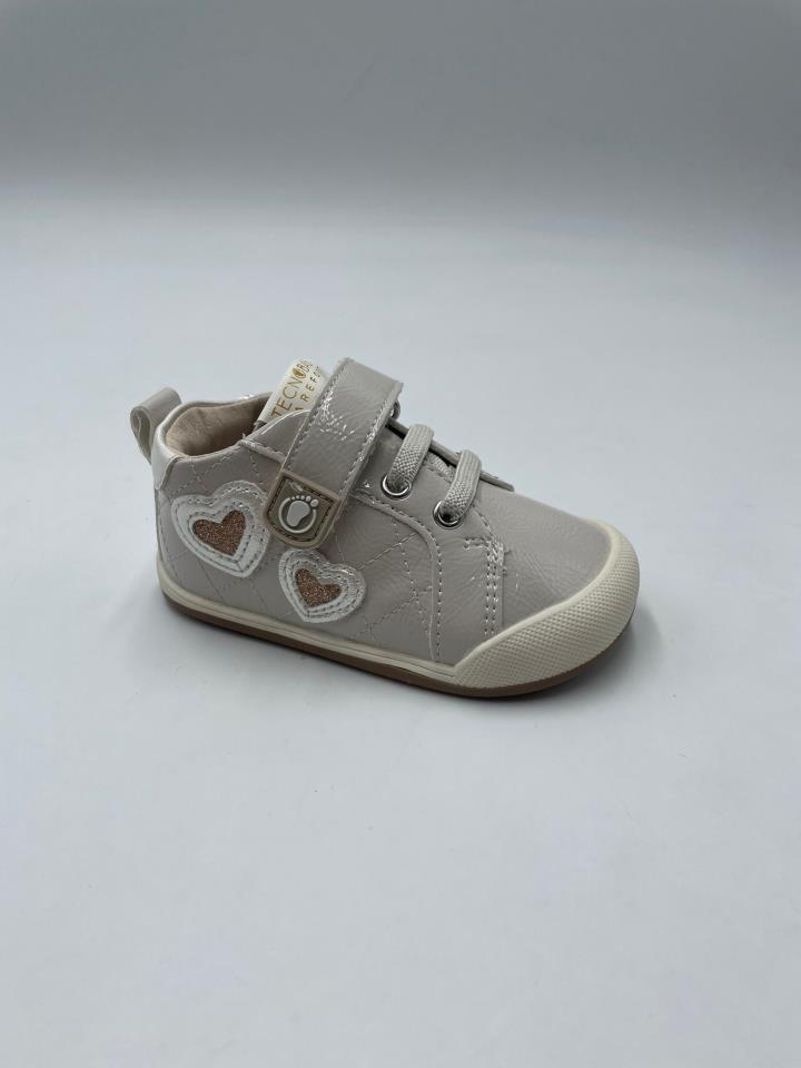 zapatilla bebe abotinada corazones
