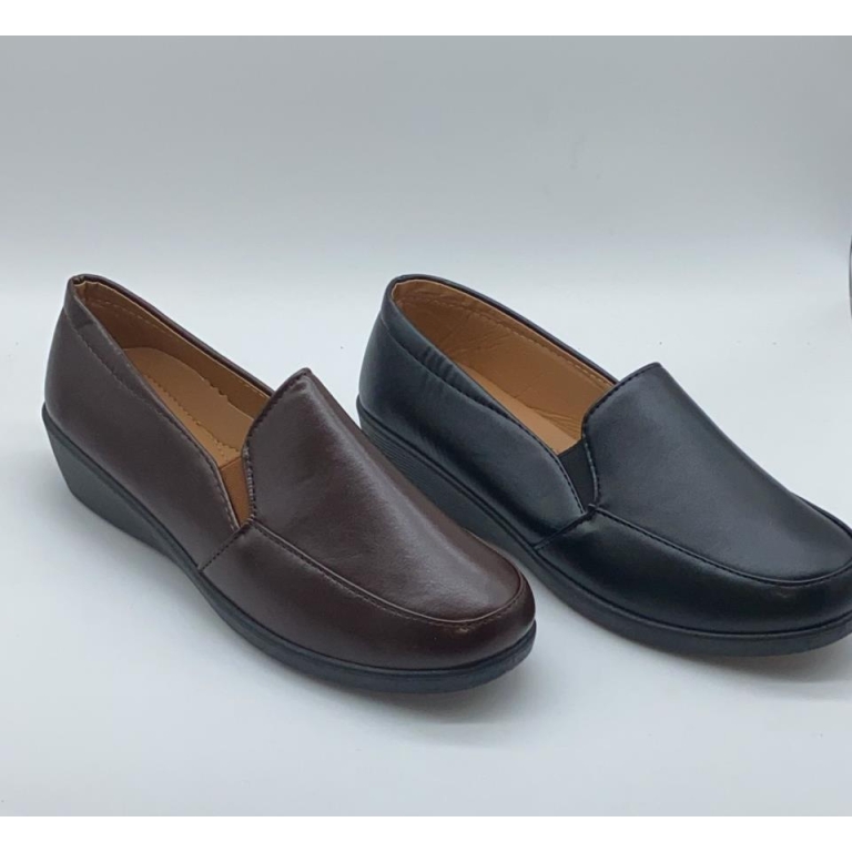 Zapato cuña cerrado