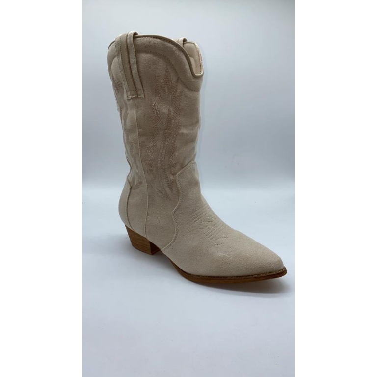 Bota media caña con pespuntes