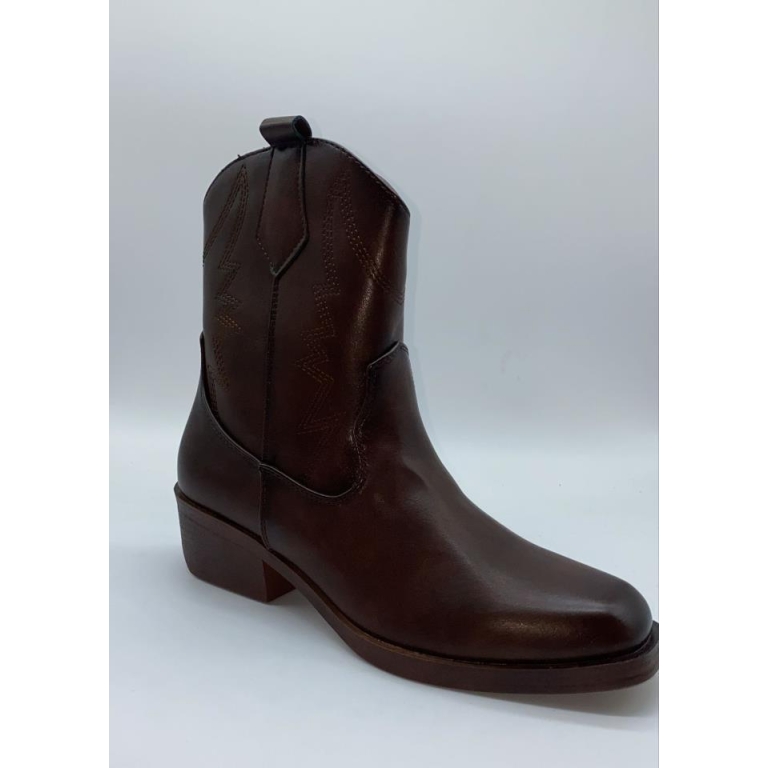 Bota media caña punta redonda