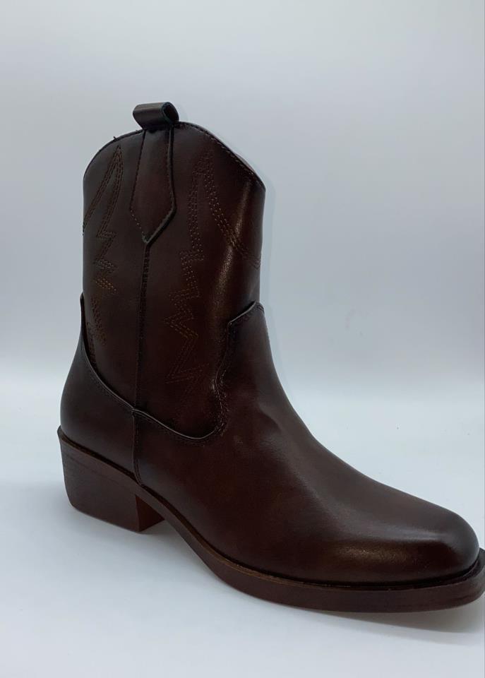 Bota media caña punta redonda