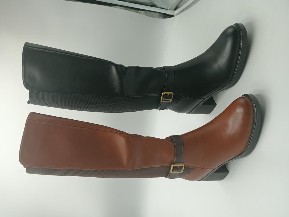 Botas de señora con elasticos en la caña