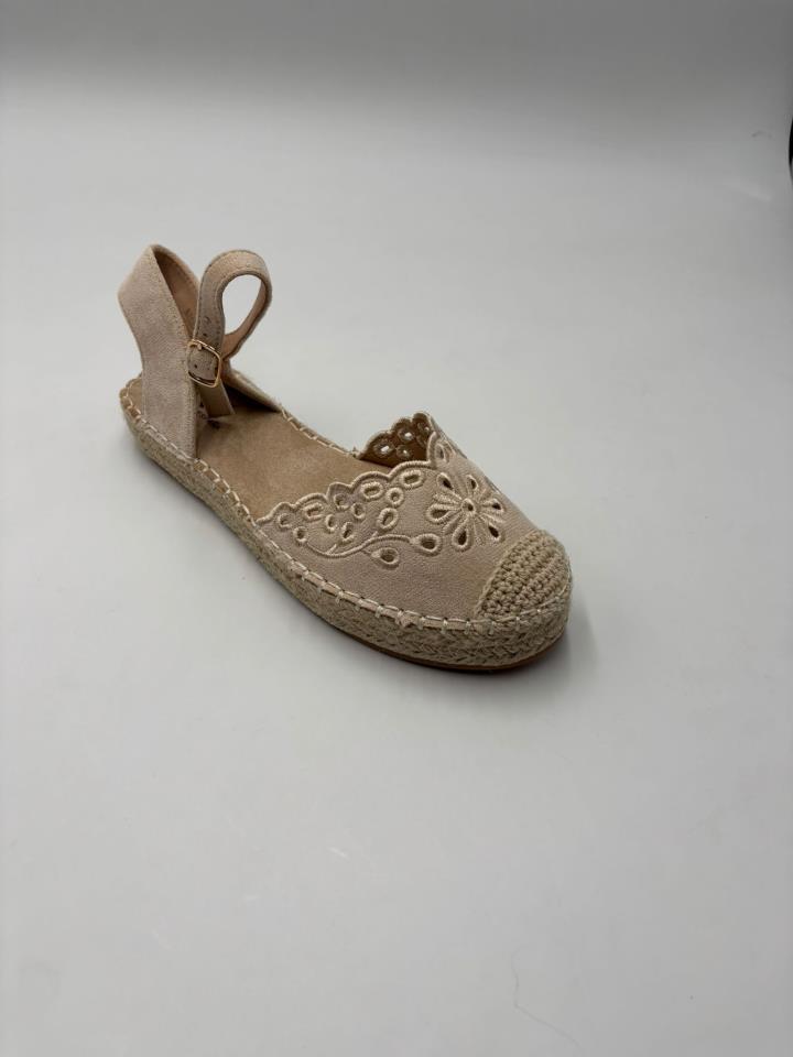 Esparteña plana calada NK