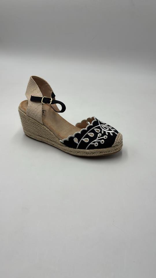 Esparteñas de señora bordada