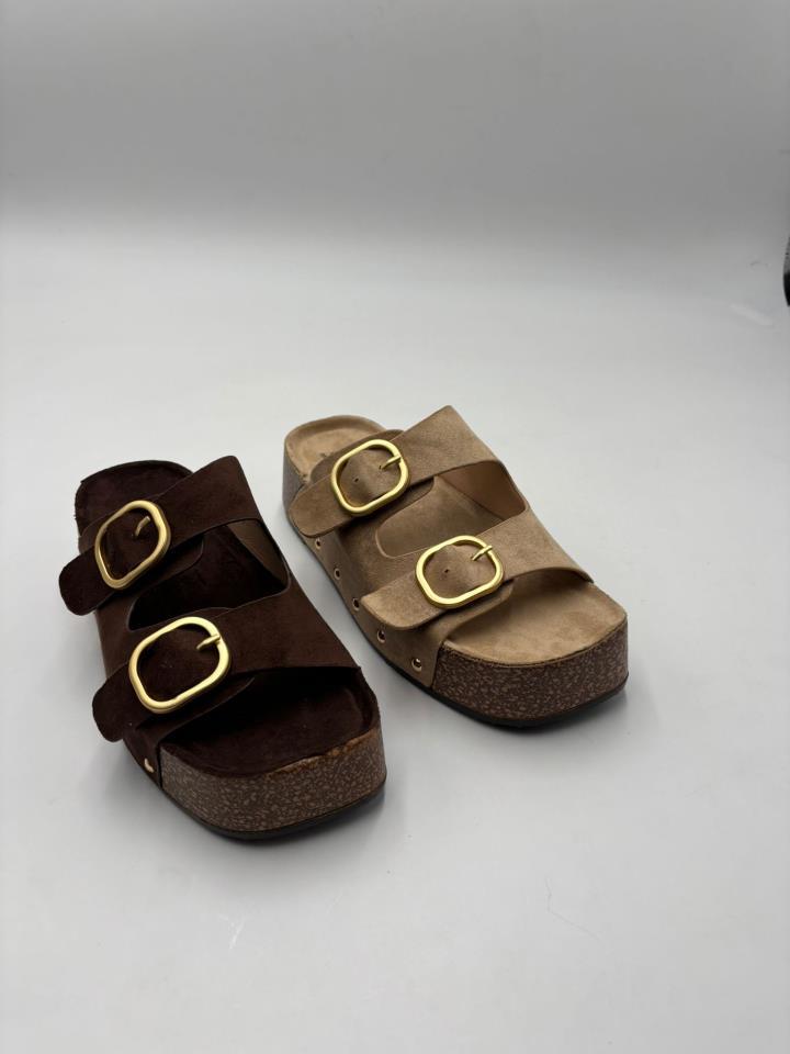 Sandalia doble suela hebillas
