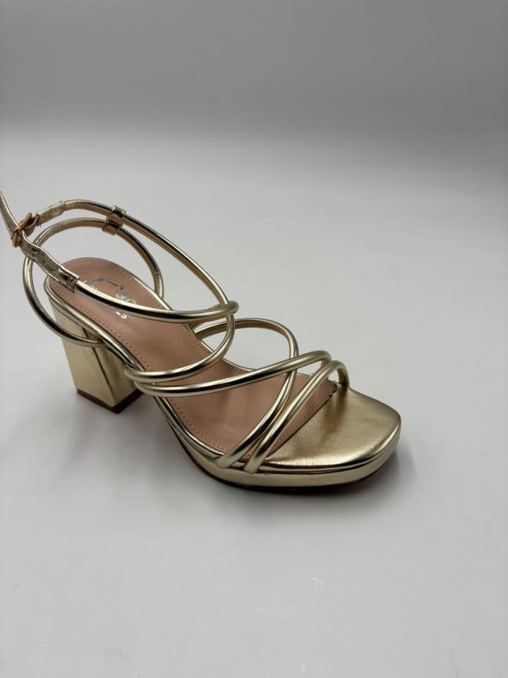 Sandalia fiesta plataforma tiras lisas