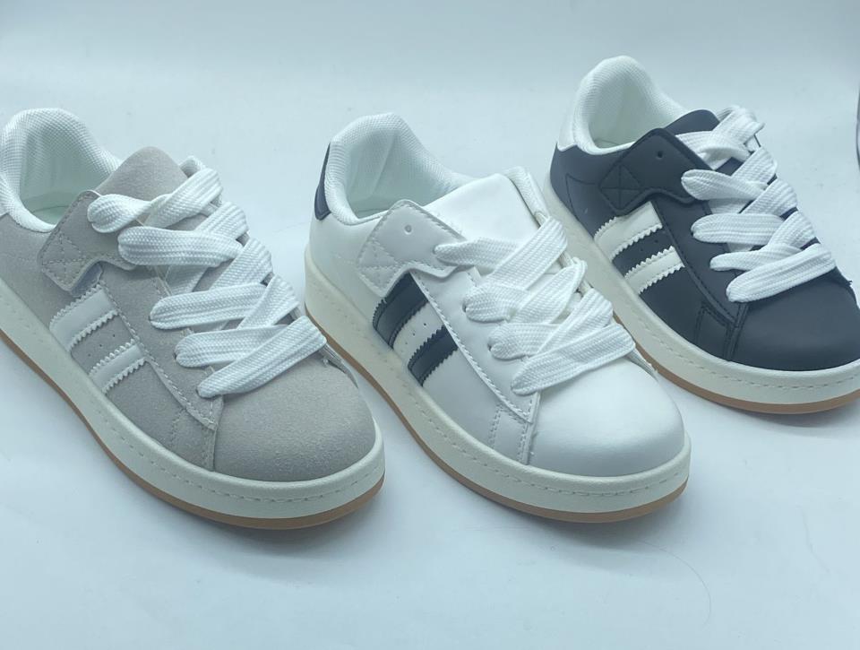 Zapatillas lineas vestir