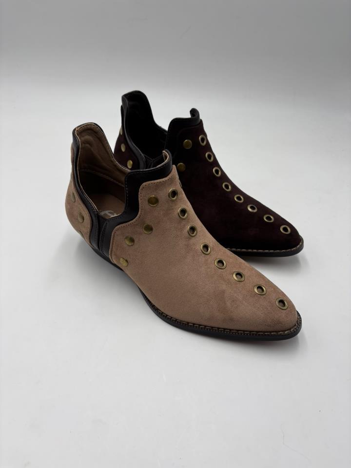 Botines serraje tachuelas